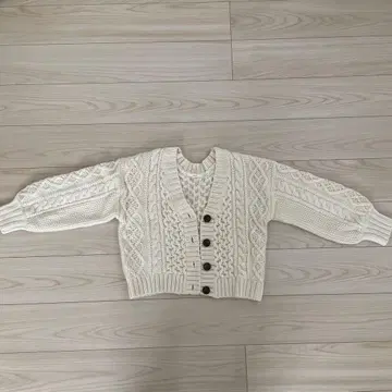 아이보리 케이블 짜임 니트 가디건