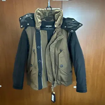 DSQUARED2 다운 자켓 42