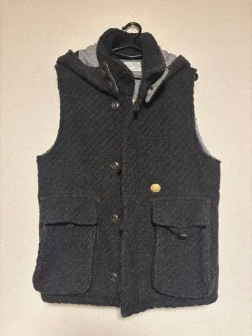 후드 탈부착 가능 베스트 니트 소재 블랙 M 사이즈