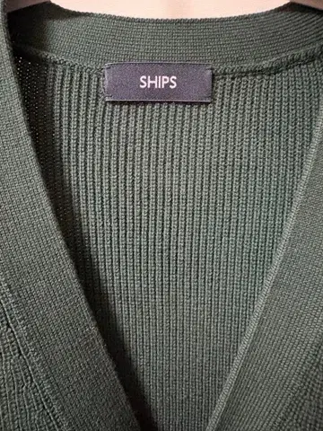 SHIPS 다크 그린 가디건