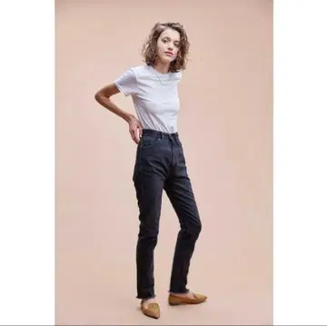 더 신존 슬림 컷오프 데님 팬츠 블랙