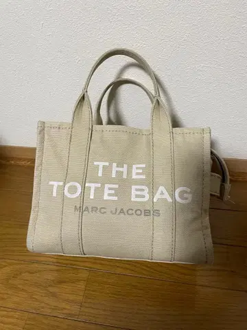 마크제이콥스 더 토트백 캠퍼스 베이지 스몰 사이즈