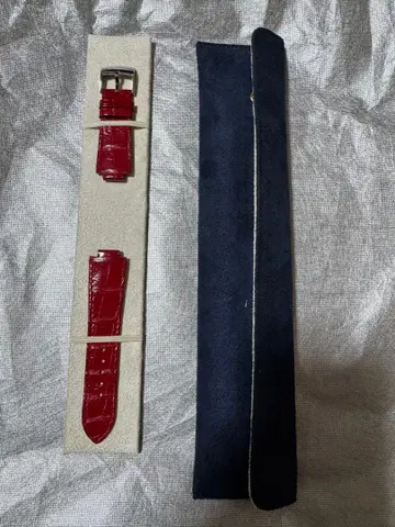 빨간색 가죽 벨트 크로커다일 엠보싱