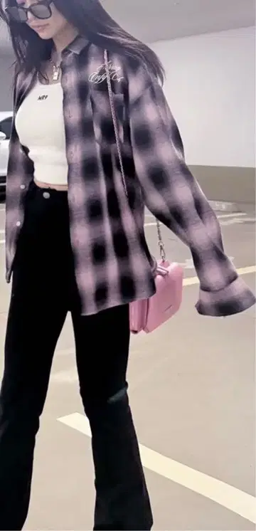 MIRROR9 완판 핑크 블랙 셔츠 프리 사이즈