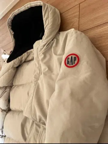 GAP 후드 부착 베이지 다운 자켓