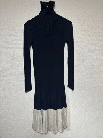 Mila Owen 터틀넥 롱 리브 니트 원피스