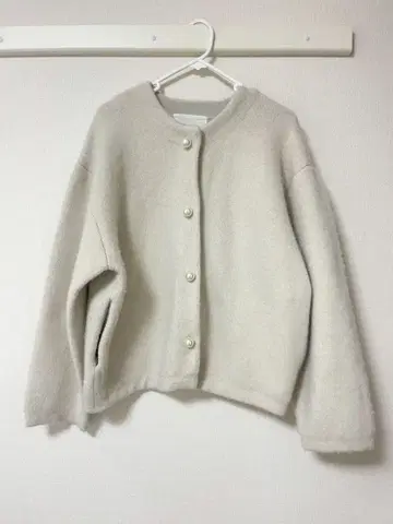 Rirandture 펄 단추 코쿤 니트 자켓