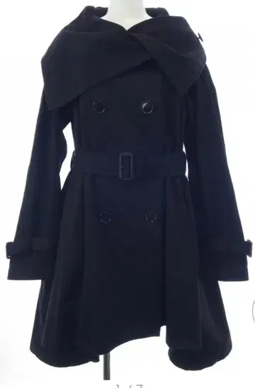 ZUCCA 새상품급 블랙 트렌치코트 주카