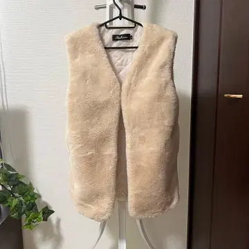 베이지 퍼 베스트 M 사이즈