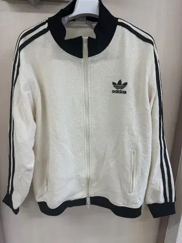 adidas(아디다스) 아이보리 3선 트랙 상의