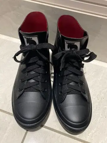 블랙 하이컷 부츠