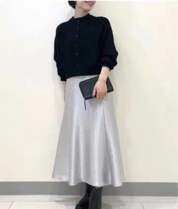 theory luxe Glow2 Jumy 실버 플레어 스커트