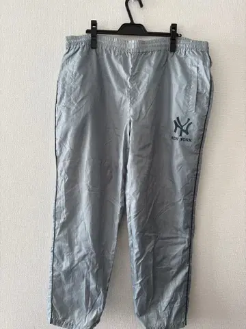뉴욕 양키스 트랙 팬츠 실버