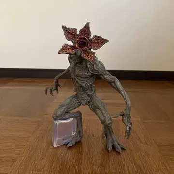 기묘한 이야기 제일복권 A상 데모고르곤 피규어