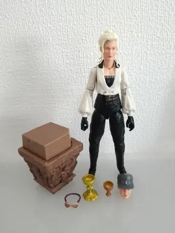 인디아나 존스 어드벤처 시리즈 엘자 슈나이더 피규어