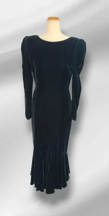 드레스 파티 초대 스테이지 무대 발표회 그린