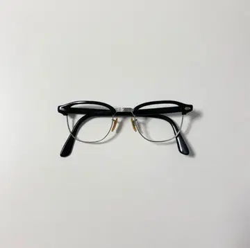 3.Universal Optical Vintage 아메리칸 옵티컬