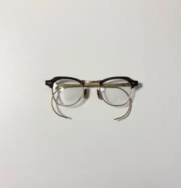 7. 바우쉬앤롬프 빈티지 아메리칸 옵티컬