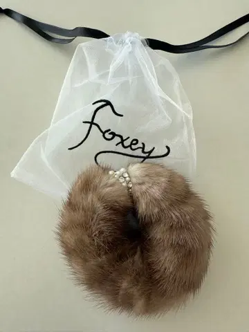 FOXEY 스크런치 미사용 새상품