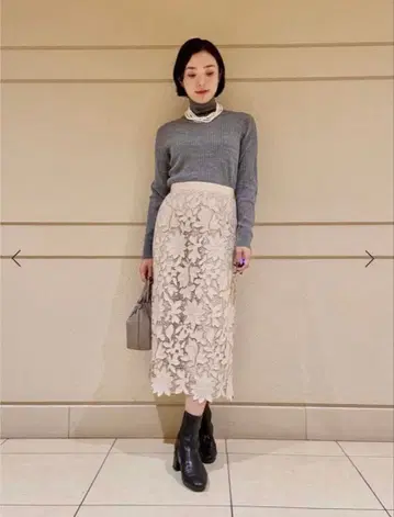 아나이 2025AW 가죽 플라워 자수 스커트 38 ANAYI