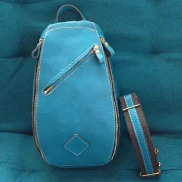 헤르츠 트리플 지퍼 바디백 미사용 셀룰리안 블루