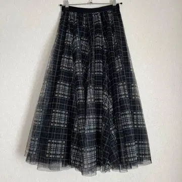 새상품급 체크 무늬 튤 플레어 스커트