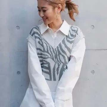 SPIRAL GIRL 마프 패턴 니트 베스트 새상품 미사용 가격표 있음