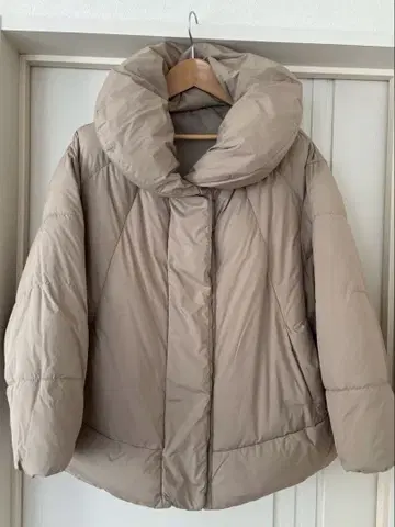 SCOTCLUB 베이지 다운 자켓