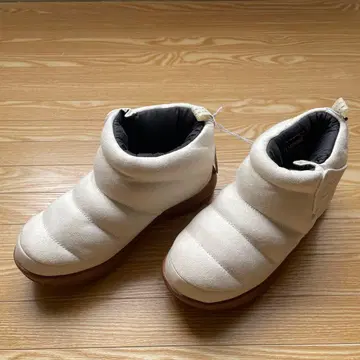 워크맨 퀘벡 숏 방한 새상품 S 사이즈 화이트