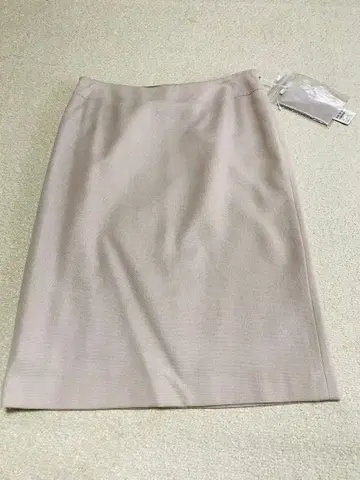 prima attrice 베이지 타이트 스커트 무릎 기장