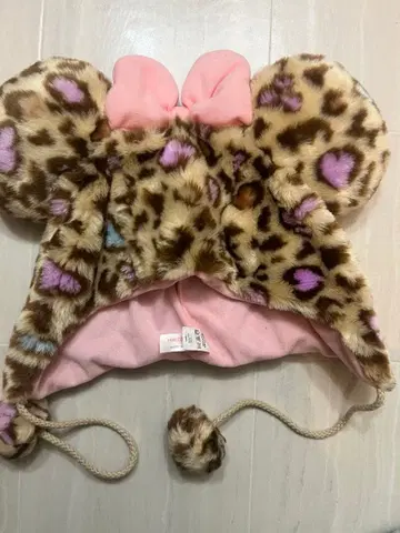 레오파드 무늬 귀 달린 퍼 모자