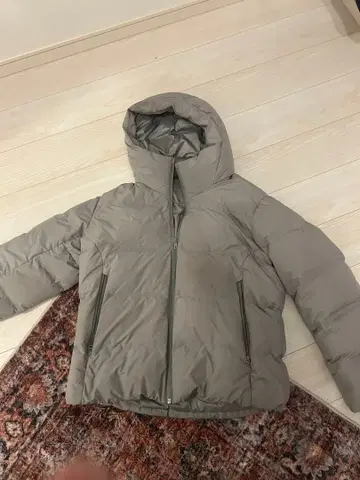 [ 가격 인하 ] UNIQLO 심리스 다운 파카