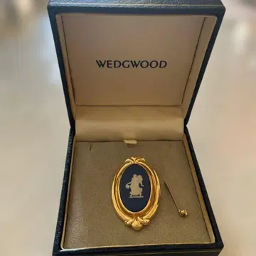 Wedgwood 네이비 골드 브로치