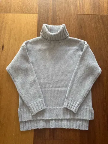 슬론 터틀넥 스웨터 M