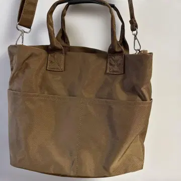 브라운 나일론 숄더백