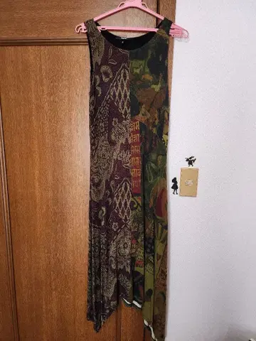 데시구알 슬리브리스 원피스 !