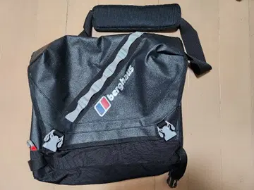 berghaus 메신저 백 블랙