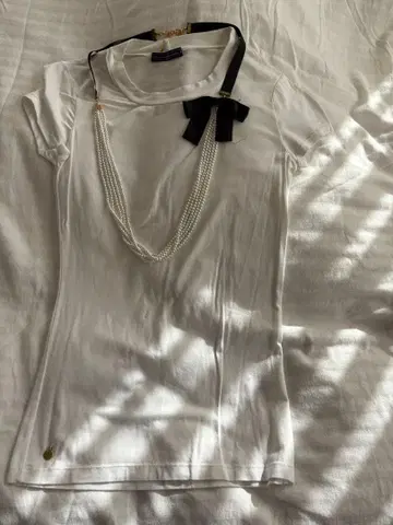 COMPAGNIA ITALIANA 화이트 T셔츠 리본 포함