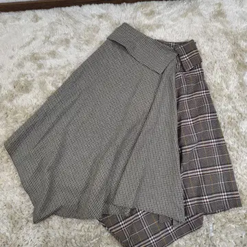 Mila Owen 비대칭 체크 스커트