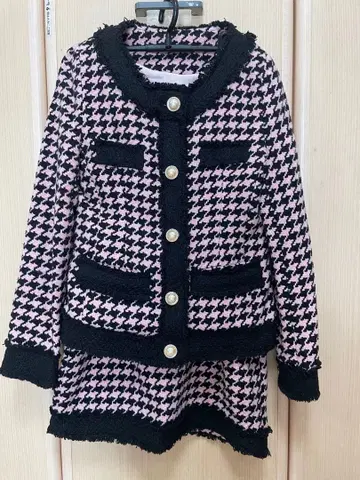 에밀리아 위즈 하운드투스 체크 패턴 셋업 니아