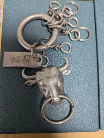 장 폴 고티에 소 머리 디자인 키링