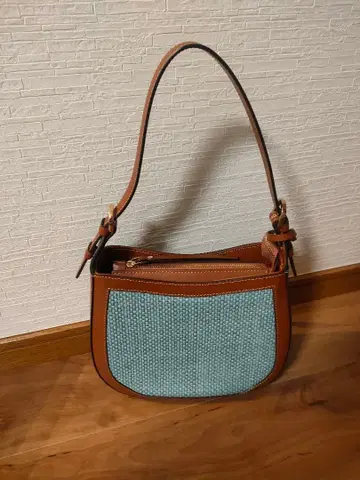 지안니 노타로 이에나 투모로우랜드 이탈리아제 천연 가죽 미사용