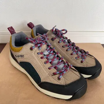 HI-TEC 아웃도어 신발 베이지/그린