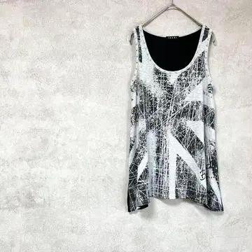 잉그 슬리브리스 티셔츠 화이트 블랙 스터드 스팽글 국기 디자인