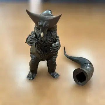 반다이 얼티밋 몬스터즈 궁극 대괴수 고모라 01