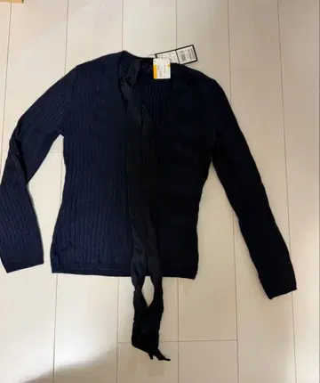 리브 네이비 긴팔 V넥 스웨터