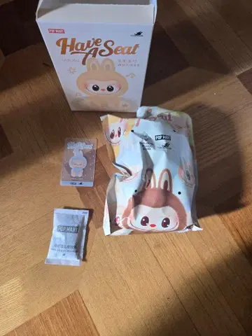 POP MART Have a Seat