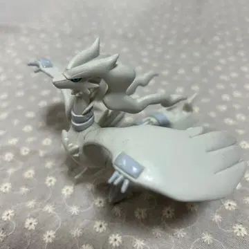 레시라무 피규어 약 15cm 화이트