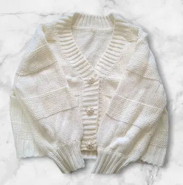 chesty 아이보리 펄 장식 니트 가디건