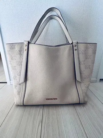 MICHAEL KORS 아로 가죽 토트백 라이트 크림 새상품급